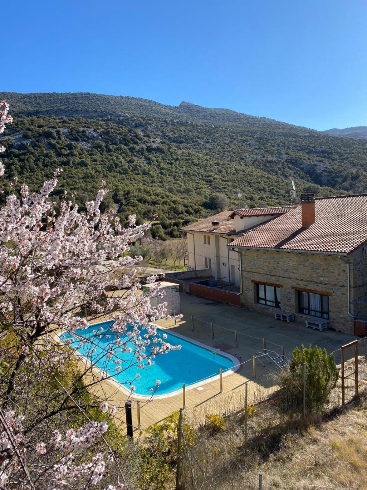 Hotel Guara Inluka Las Almunias ภายนอก รูปภาพ